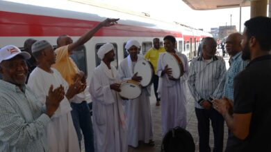 « علي دقات الدفوف » .. 1300 مواطن سوداني يغادرون مصر إلي السودان علي متن ثامن قطارات العودة الطوعية 7 FB IMG 1756312682688 « علي دقات الدفوف » .. 1300 مواطن سوداني يغادرون مصر إلي السودان علي متن ثامن قطارات العودة الطوعية