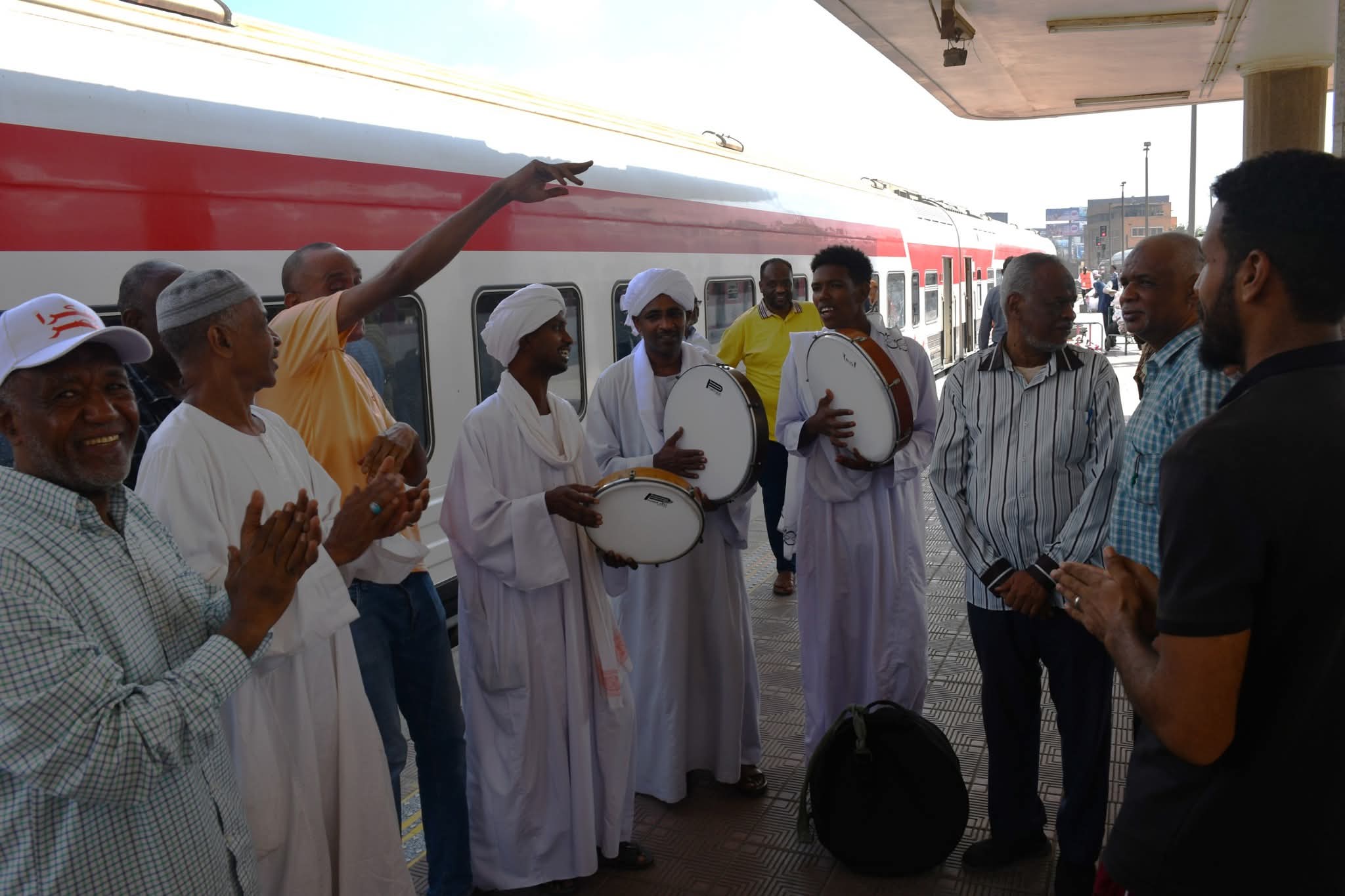 « علي دقات الدفوف » .. 1300 مواطن سوداني يغادرون مصر إلي السودان علي متن ثامن قطارات العودة الطوعية 1 FB IMG 1756312682688 « علي دقات الدفوف » .. 1300 مواطن سوداني يغادرون مصر إلي السودان علي متن ثامن قطارات العودة الطوعية