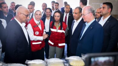 بالصور .. وزير الخارجية ورئيس الوزراء الفلسطيني يزوران مركز الإمداد الغذائي "المطبخ الإنساني" بالشيخ زويد 1 IMG 20250818 WA0024 بالصور .. وزير الخارجية ورئيس الوزراء الفلسطيني يزوران مركز الإمداد الغذائي "المطبخ الإنساني" بالشيخ زويد