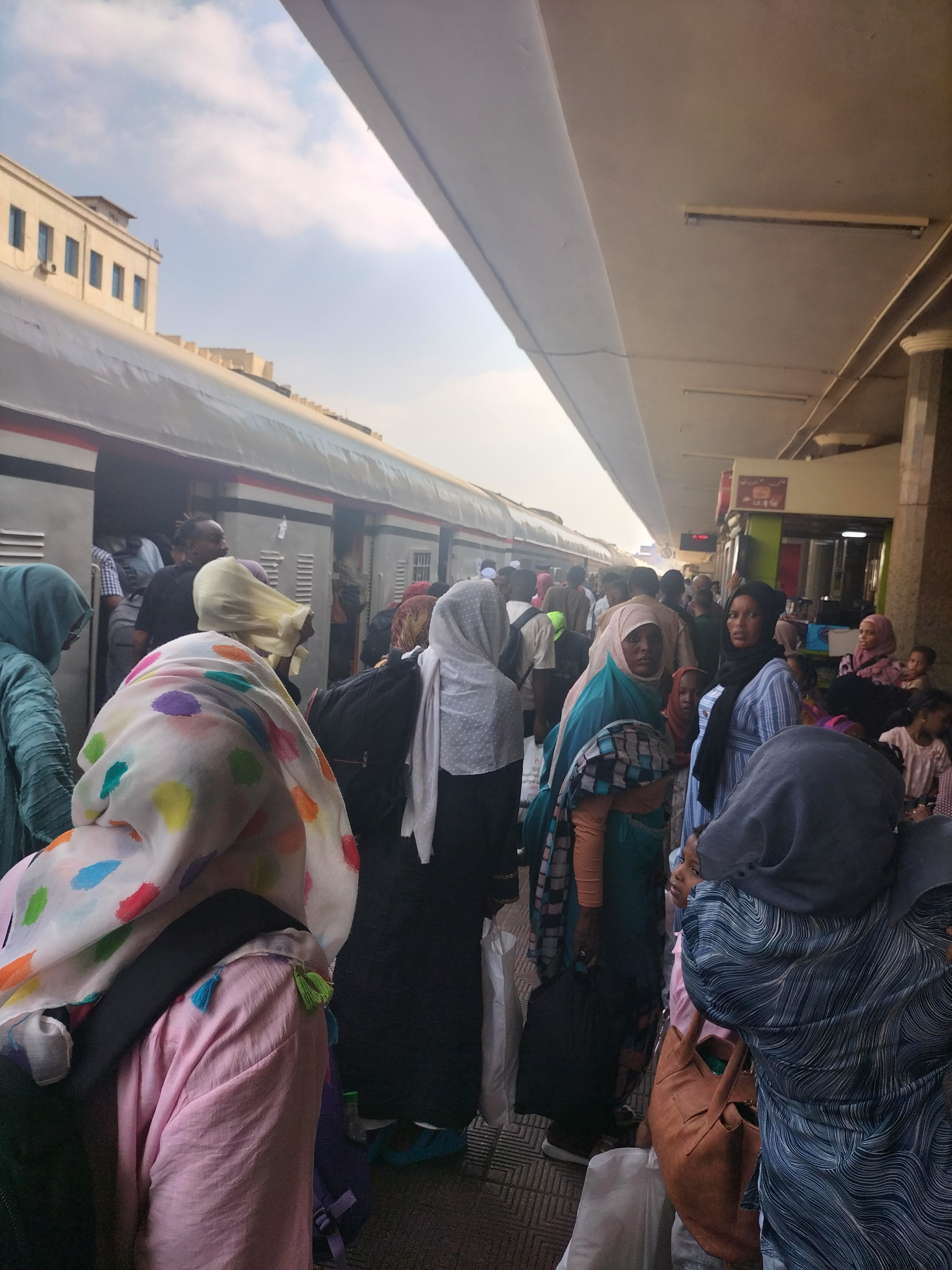 رحلة أمل جديدة: انطلاق خامس قطارات العودة الطوعية من القاهرة إلى السودان بالمجان 5 IMG20250817102619 رحلة أمل جديدة: انطلاق خامس قطارات العودة الطوعية من القاهرة إلى السودان بالمجان