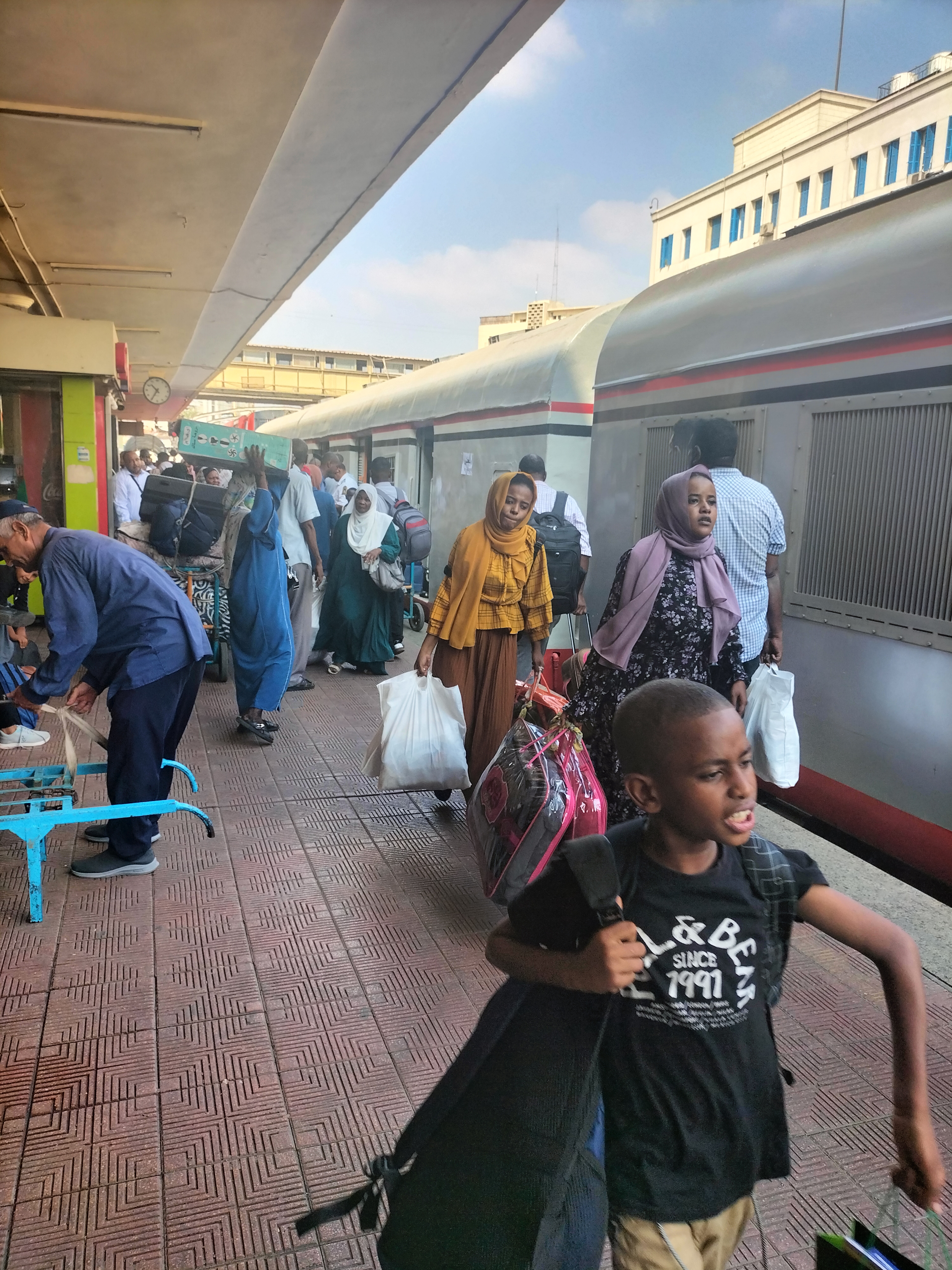 رحلة أمل جديدة: انطلاق خامس قطارات العودة الطوعية من القاهرة إلى السودان بالمجان 1 IMG20250817103537 رحلة أمل جديدة: انطلاق خامس قطارات العودة الطوعية من القاهرة إلى السودان بالمجان