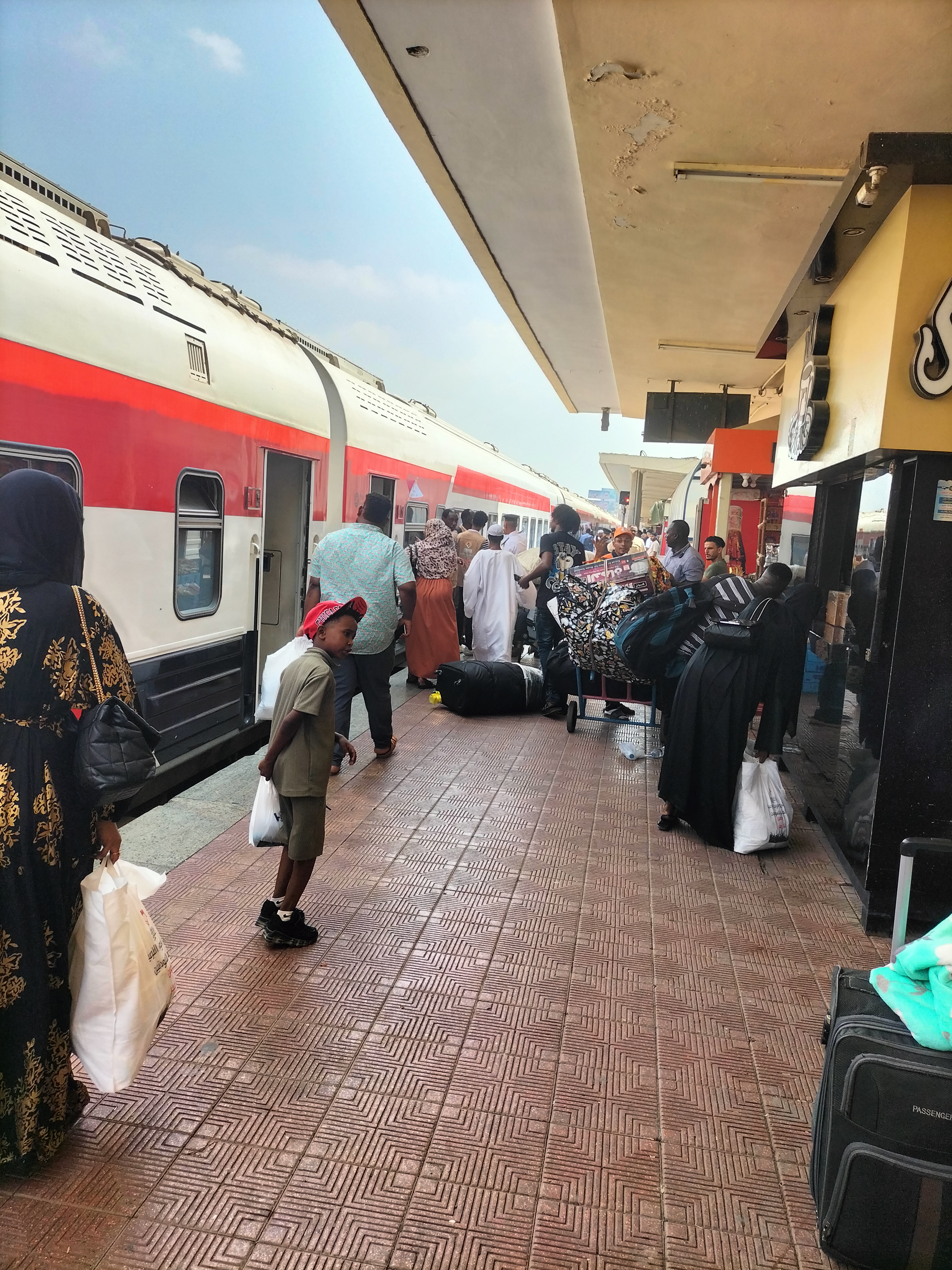 رحلة أمل جديدة: انطلاق خامس قطارات العودة الطوعية من القاهرة إلى السودان بالمجان 3 IMG20250817104852 رحلة أمل جديدة: انطلاق خامس قطارات العودة الطوعية من القاهرة إلى السودان بالمجان
