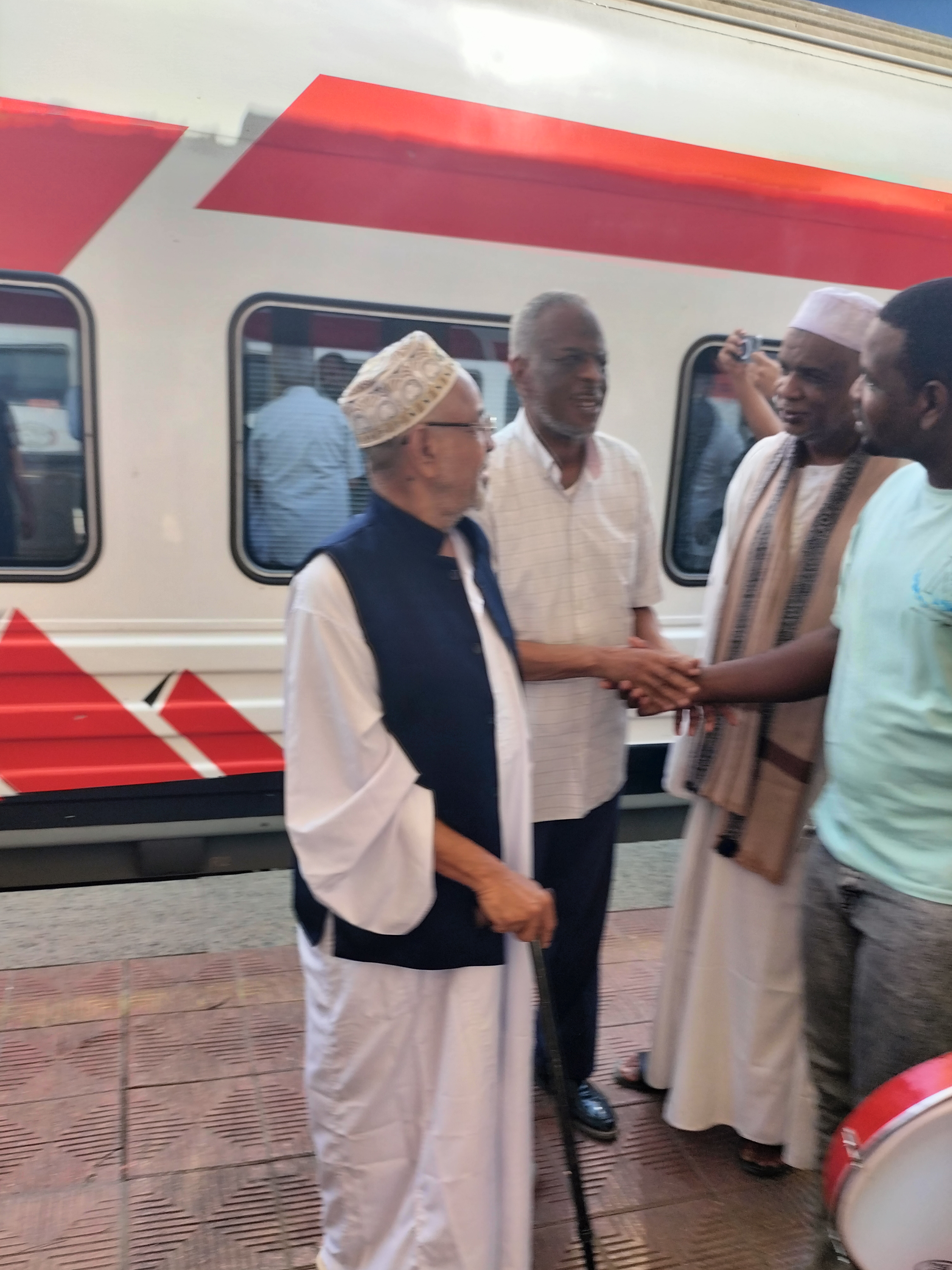 IMG20250820110045 بالصور .. عودة 1500 سوداني من مصر عبر قطار العودة الطوعية السادس