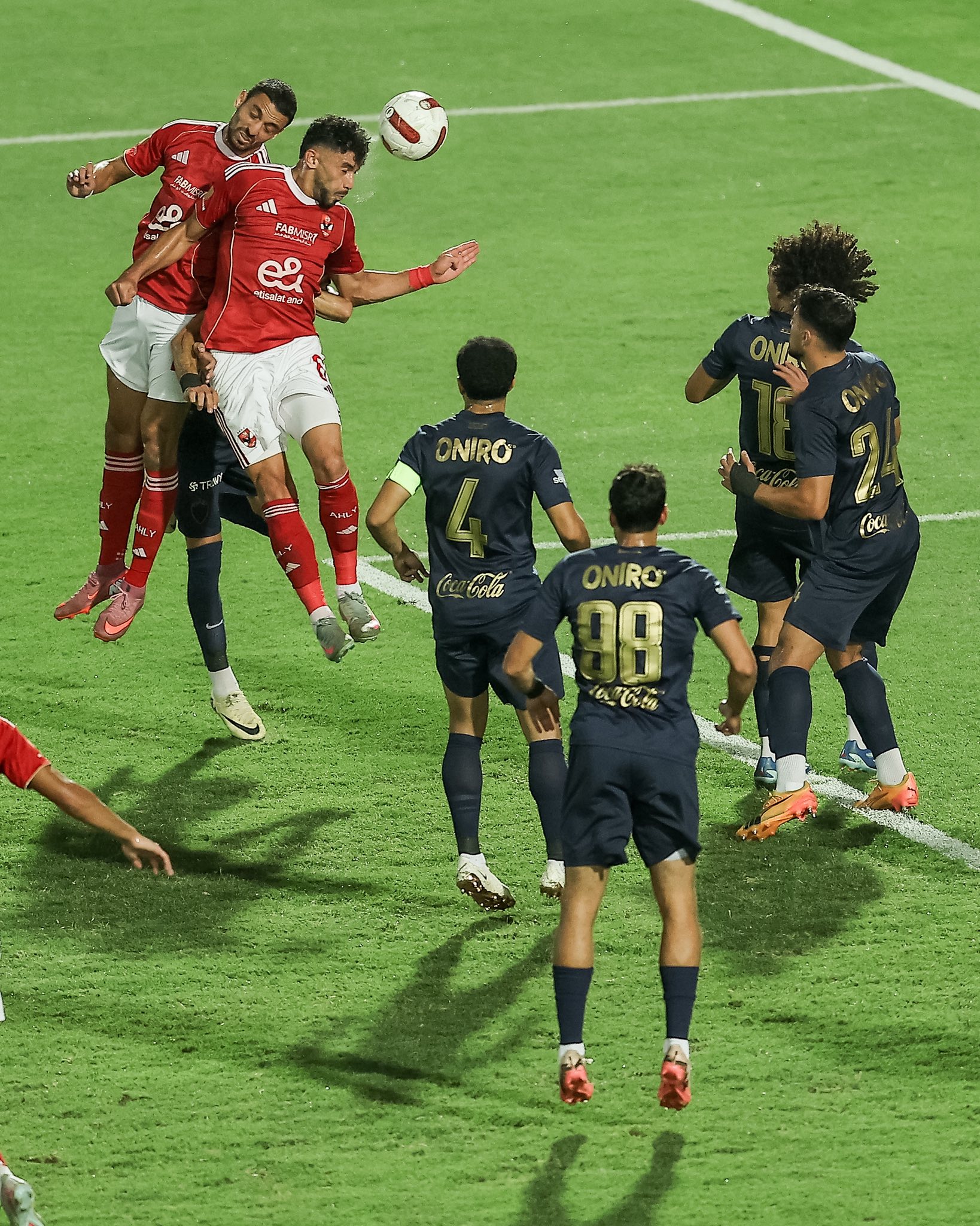 557399461 1352973442863587 6520763042550628067 n الأهلي يحقق ريمونتادا مثيرة على الزمالك في قمة الدوري المصري ويفوز بهدفين لهدف
