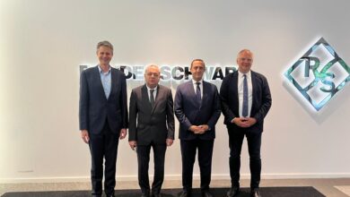 وفد من القابضة للمطارات يبحث التعاون مع شركة Rohde & Schwarz الألمانية 6 7586367c 0e65 4ab1 9213 b035bf1caba0 وفد من القابضة للمطارات يبحث التعاون مع شركة Rohde & Schwarz الألمانية