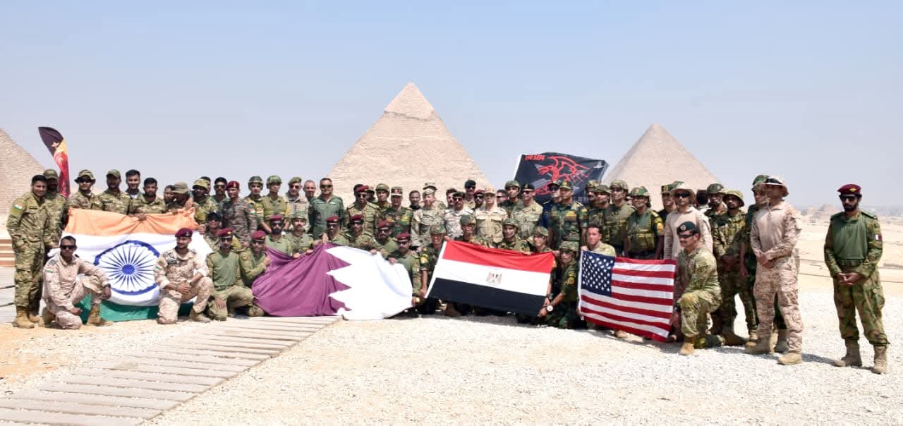 أنشطة مكثفة للتدريب المصرى الأمريكى المشترك " النجم الساطع - 2025 " .. تنفيذ قفز حر مظلى بمنطقة الأهرامات الأثرية 1 FB IMG 1757252538340 أنشطة مكثفة للتدريب المصرى الأمريكى المشترك " النجم الساطع - 2025 " .. تنفيذ قفز حر مظلى بمنطقة الأهرامات الأثرية