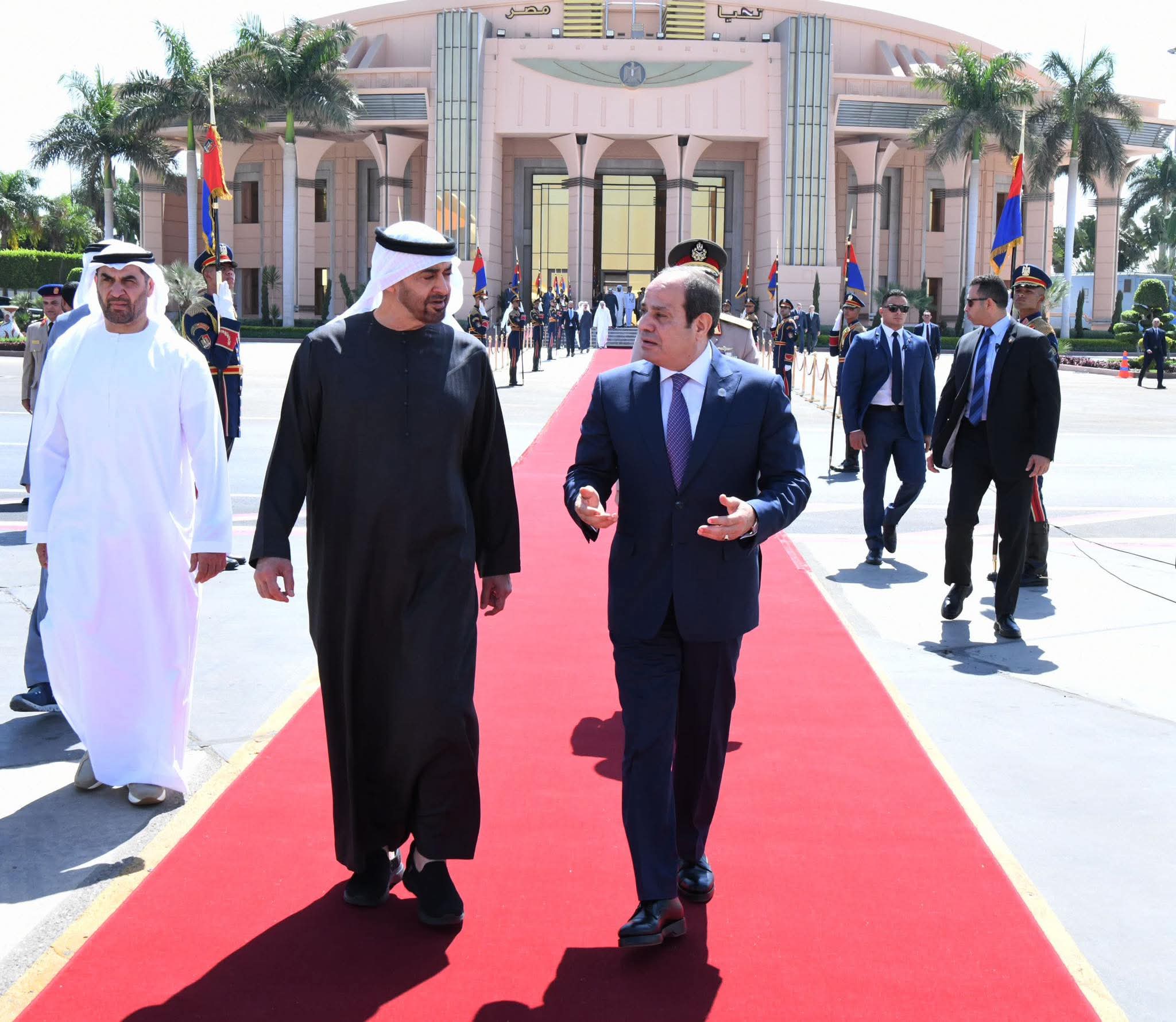 FB IMG 1759149150504 الرئيس السيسي والشيخ محمد بن زايد تطورات الأوضاع الإقليمية