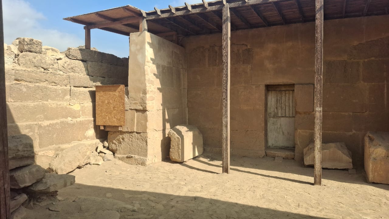 IMG 20250902 WA0025 الآثار توضح حقيقة الفيديو المتداول بشأن مقبرة بتاح شبسس بأبو صير