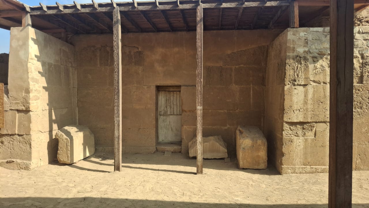 IMG 20250902 WA0027 الآثار توضح حقيقة الفيديو المتداول بشأن مقبرة بتاح شبسس بأبو صير