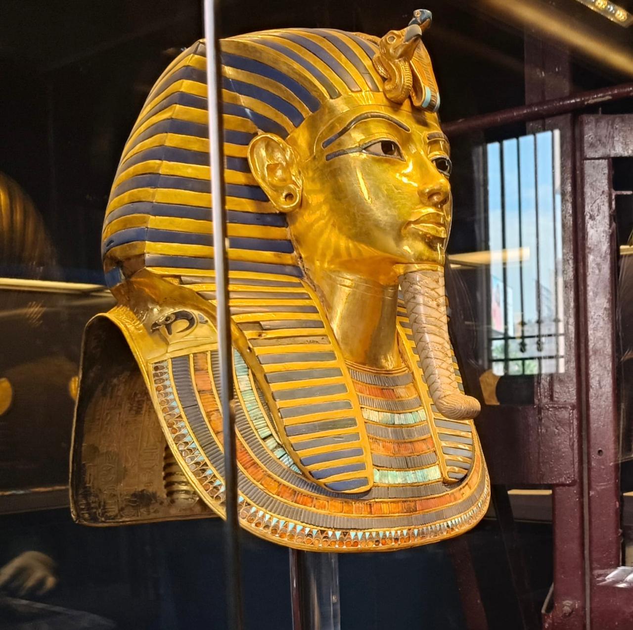 IMG 20250912 WA0007 الملك توت عنخ آمون يودع المتحف المصري بالتحرير نهائيًا متوجهًا للمتحف الكبير 