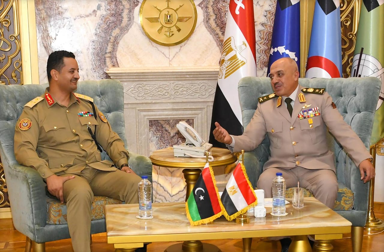 IMG 20250916 WA0035 الفريق أحمد خليفة رئيس أركان حرب القوات المسلحة يلتقى رئيس الأركان العامة للجيش الليبى