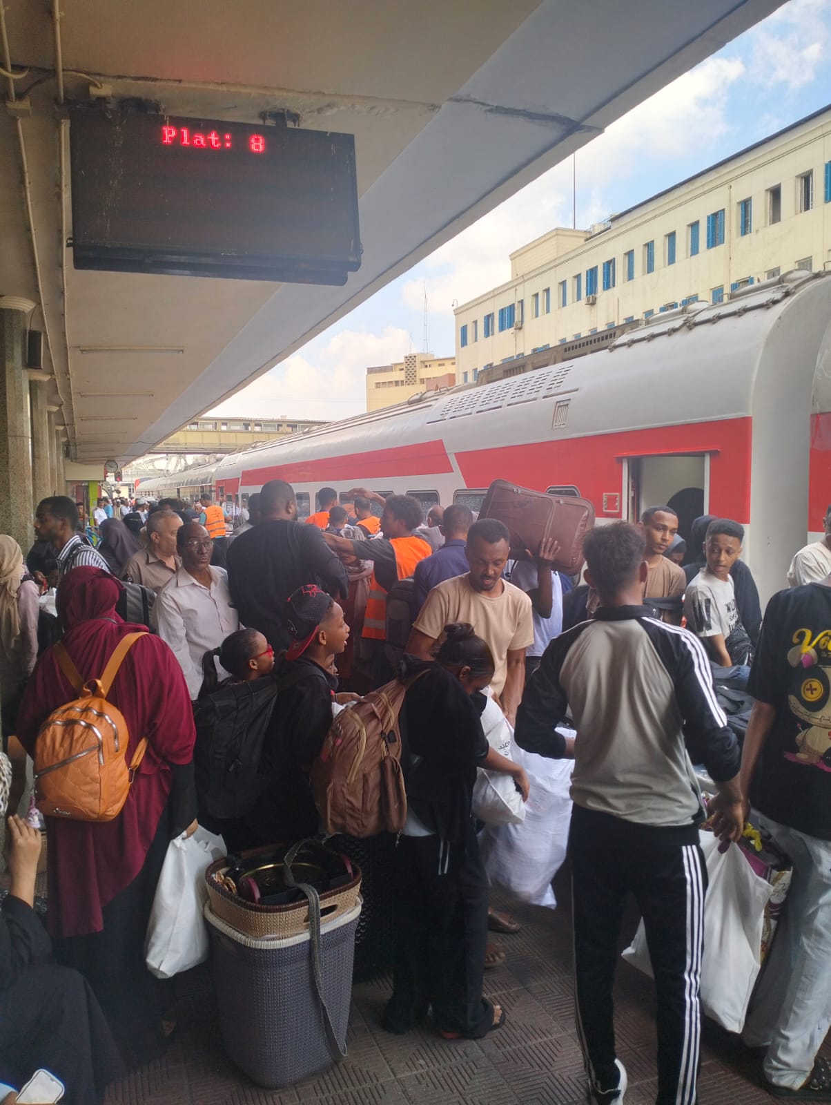 IMG 20250922 WA0024 عودة 100 ألف سوداني من مصر عبر مبادرة العودة الطوعية: رحلة إنسانية تعيد الأمل وتبني مستقبل السودان 