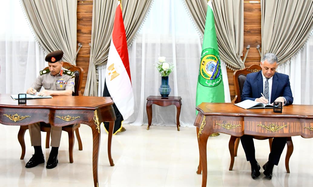 IMG 20250922 WA0060 إدارة الإشارة للقوات المسلحة توقع بروتوكول تعاون مع محافظة الإسماعيلية لتقديم خدمات الشبكة الوطنية للطوارئ والسلامة العامة 
