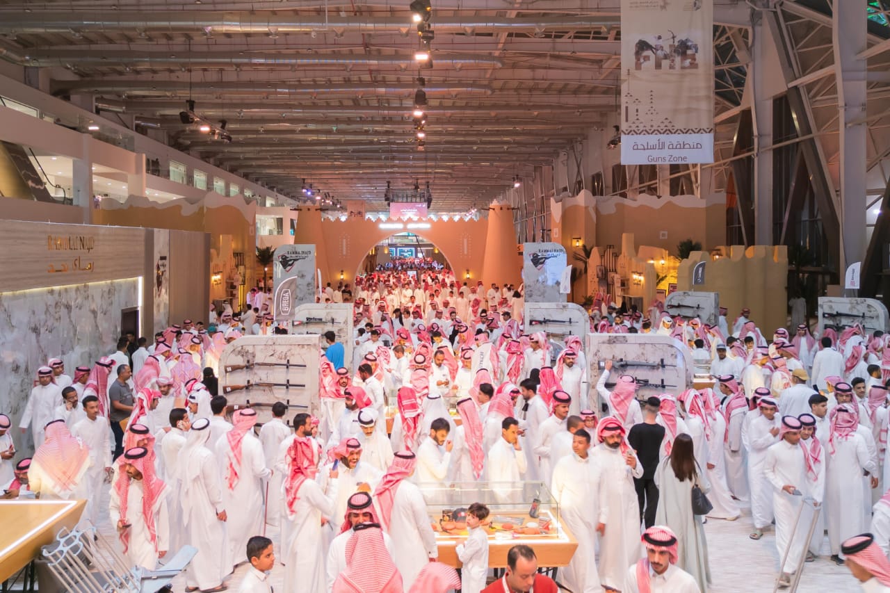 IMG 20250930 WA0083 50 شركة صينية تعرض ابتكاراتها ومنتجاتها في معرض الصقور والصيد السعودي الدولي 