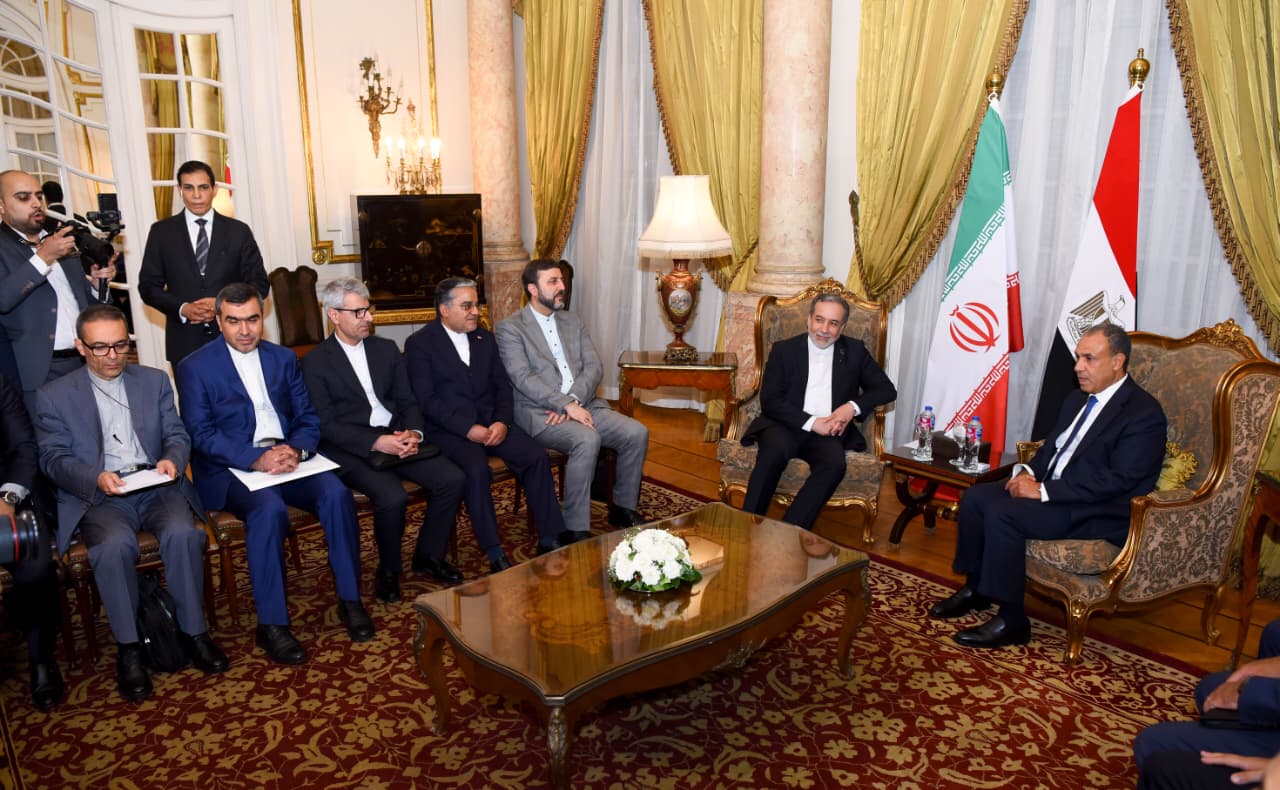 القاهرة: وزير الخارجية المصري يستقبل نظيره الإيراني 2 f48e7deb f8be 40cb 8345 07596955cf36 القاهرة: وزير الخارجية المصري يستقبل نظيره الإيراني