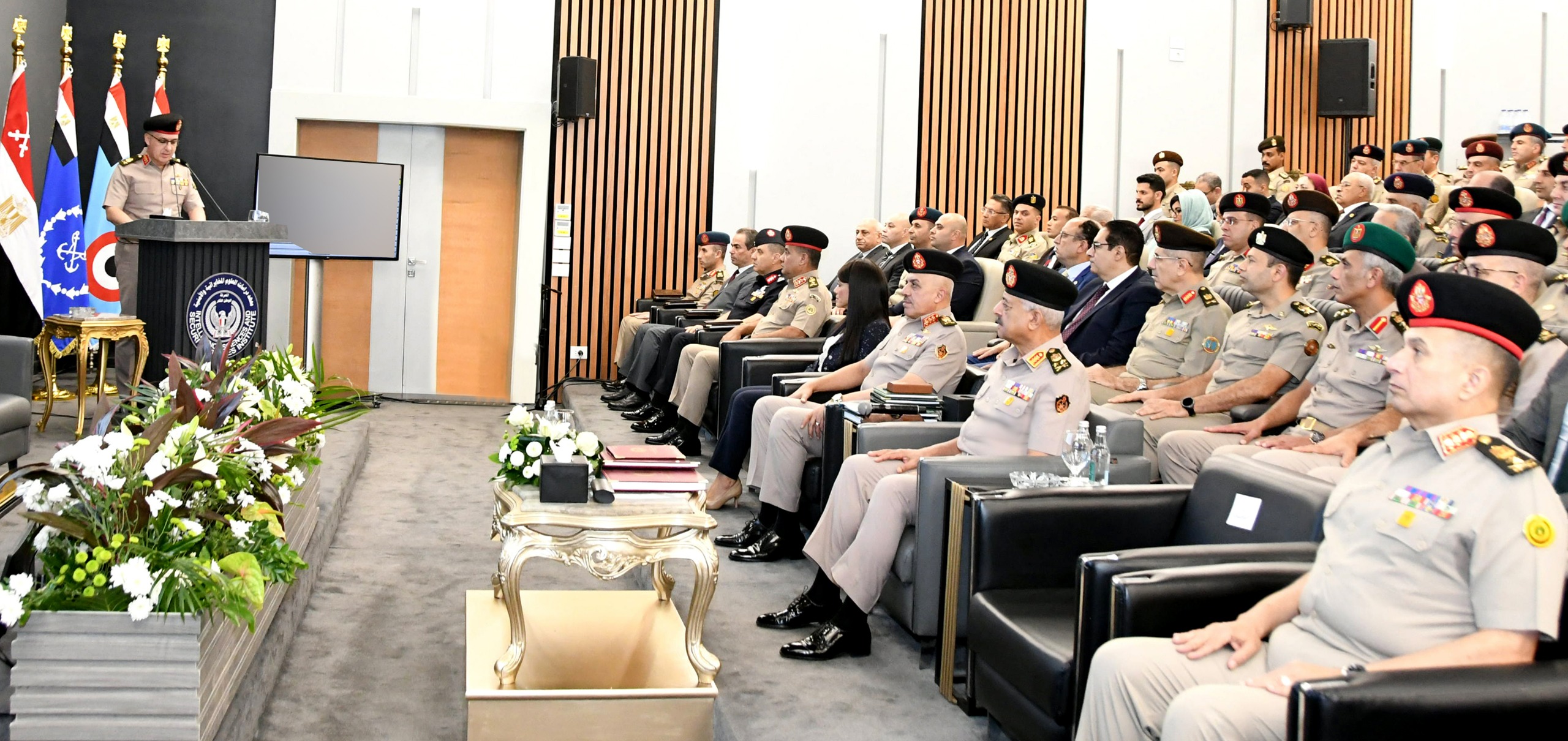 00d5c85d 26bc 4d5b 8f70 f804a0923f3d وزير الدفاع والإنتاج الحربي يشهد مناقشة البحث الرئيسي لمركز الدراسات الإستراتيجية للقوات المسلحة