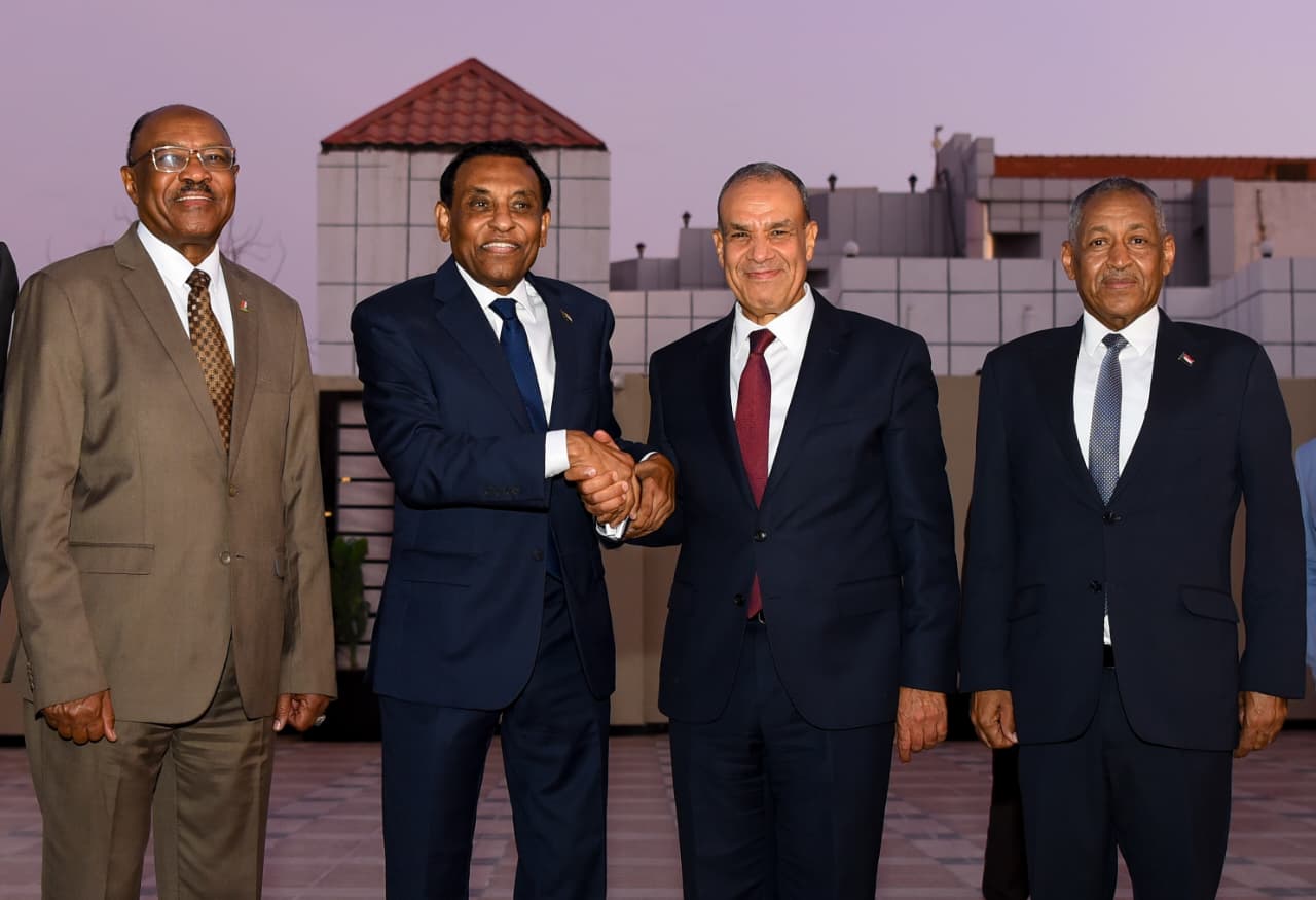 2118b7b0 ce0f 4d82 a7a4 4a1b8d03e4dc مصر: وزير الخارجية يقوم بزيارة للسودان ويلتقي رئيس الوزراء السوداني ووزير خارجيته لبحث تعزيز العلاقات الثنائية بين البلدين