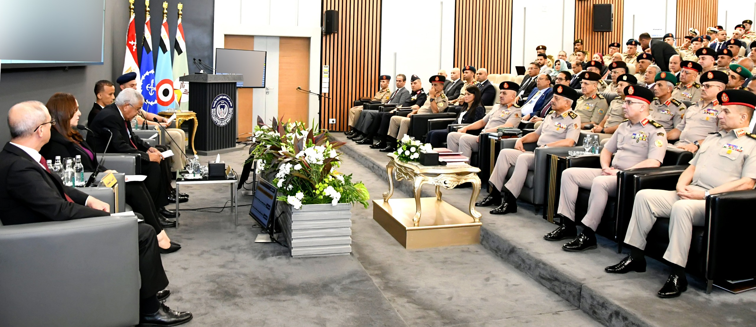 وزير الدفاع والإنتاج الحربي يشهد مناقشة البحث الرئيسي لمركز الدراسات الإستراتيجية للقوات المسلحة 4 4e5e2997 e0fa 4fbd a3c6 f1068d2c58a1 وزير الدفاع والإنتاج الحربي يشهد مناقشة البحث الرئيسي لمركز الدراسات الإستراتيجية للقوات المسلحة