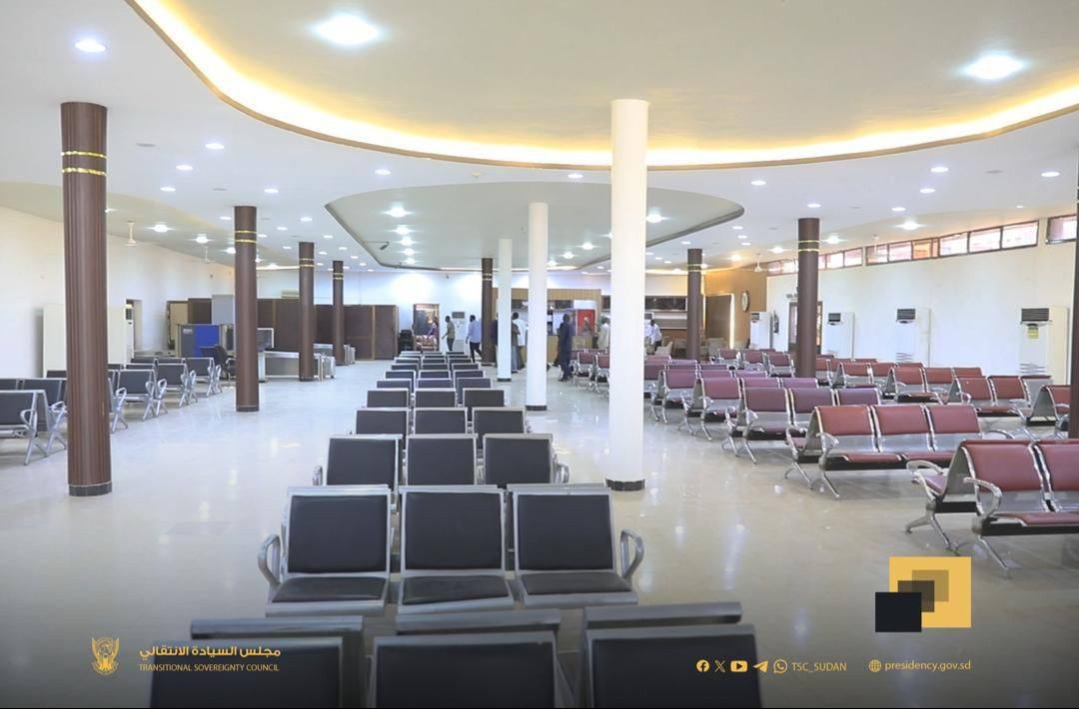 558940046 854549046926802 5842457592705260058 n بعد استهداف محيطه بمسيرات.. البرهان يقوم بجوله في مطار الخرطوم " صور "