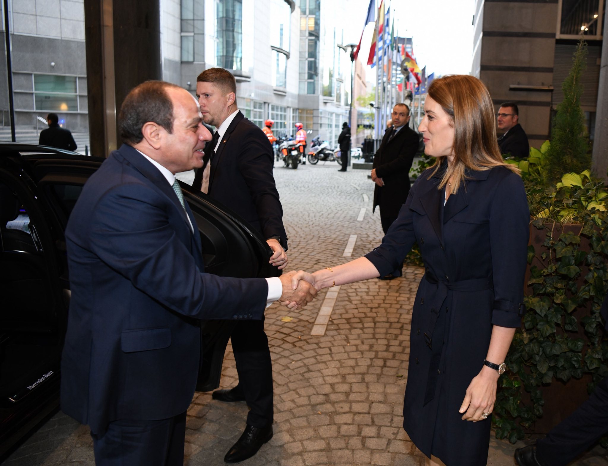 567705883 1375537563934968 5540338942346027828 n الرئيس السيسي يجتمع مع رئيسة البرلمان الأوروبي ببروكسل