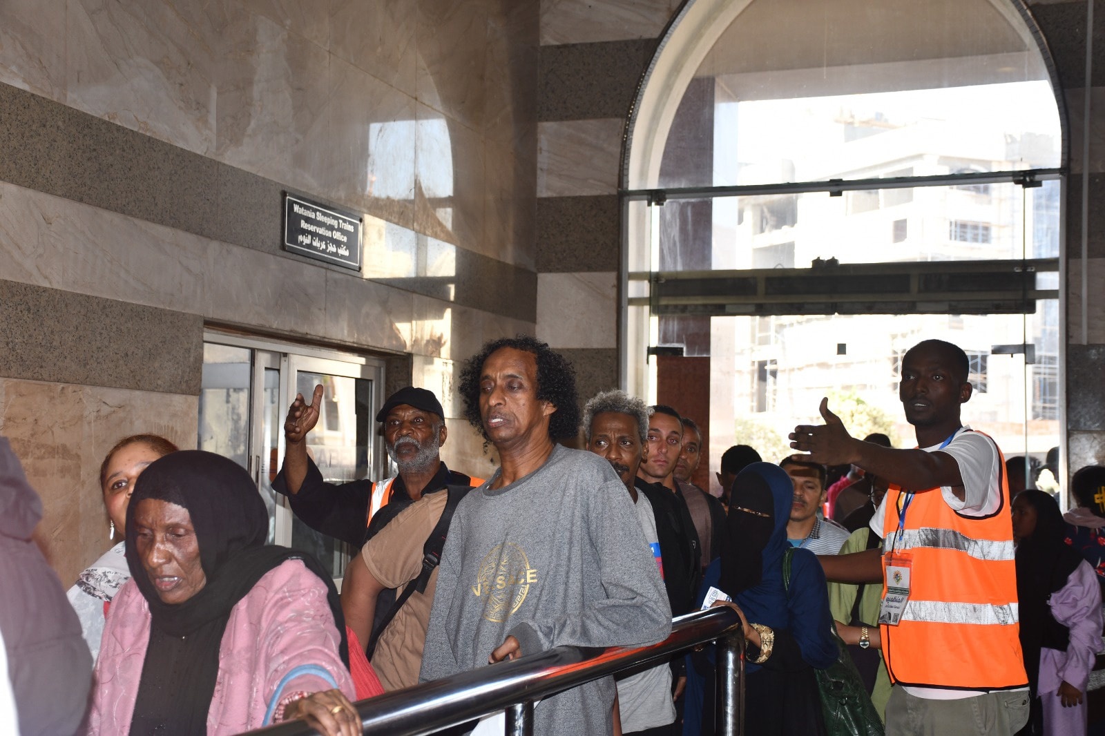 569381567 1210080954488600 7938678143867084225 n 25 ألف سوداني عادوا إلى وطنهم عبر رحلات قطارات العودة الطوعية