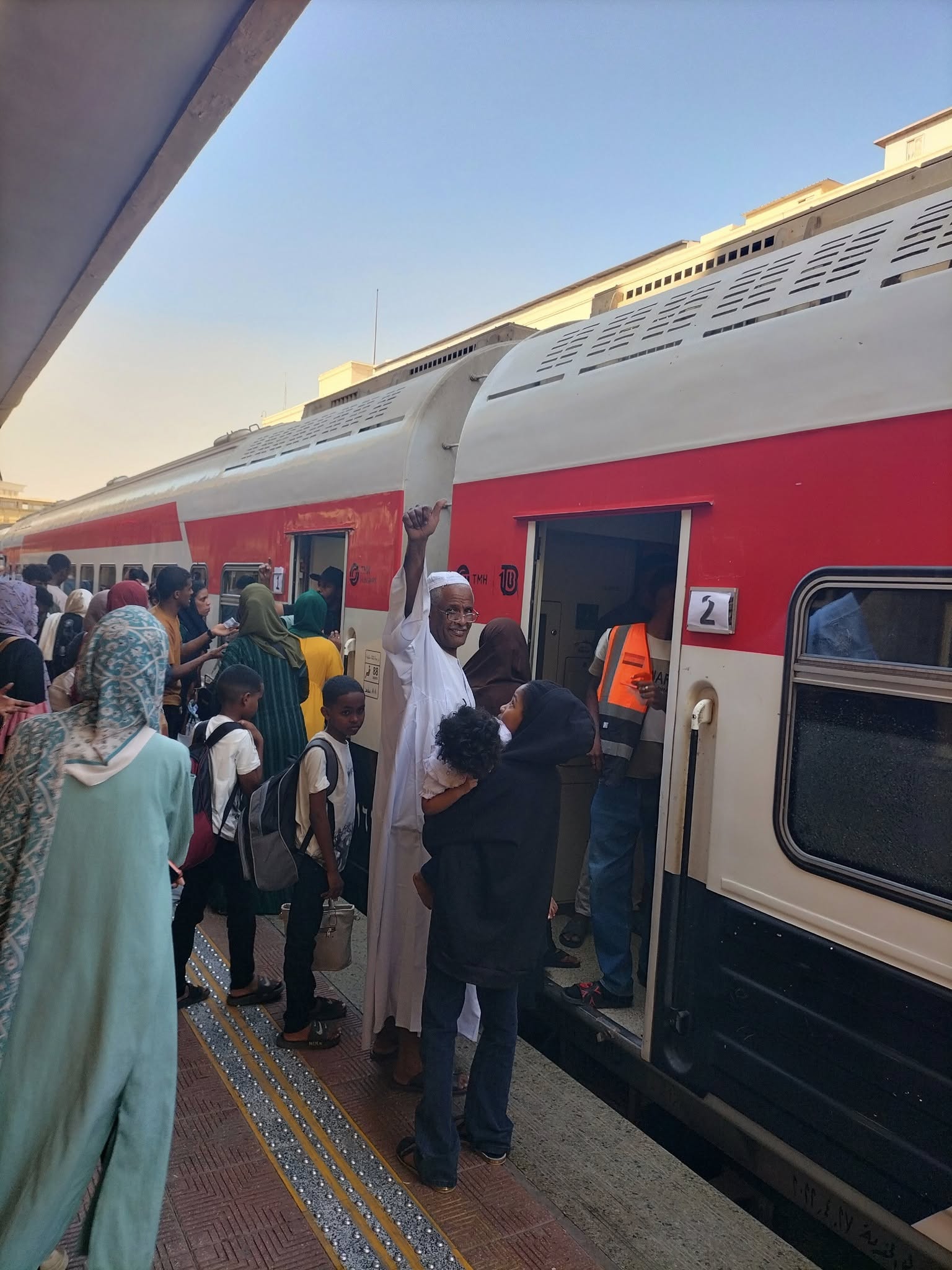 الآلاف من الأسر السودانية تواصل العودة الطوعية من مصر إلى السودان رغم تصاعد التوترات الأمنية 1 السودان