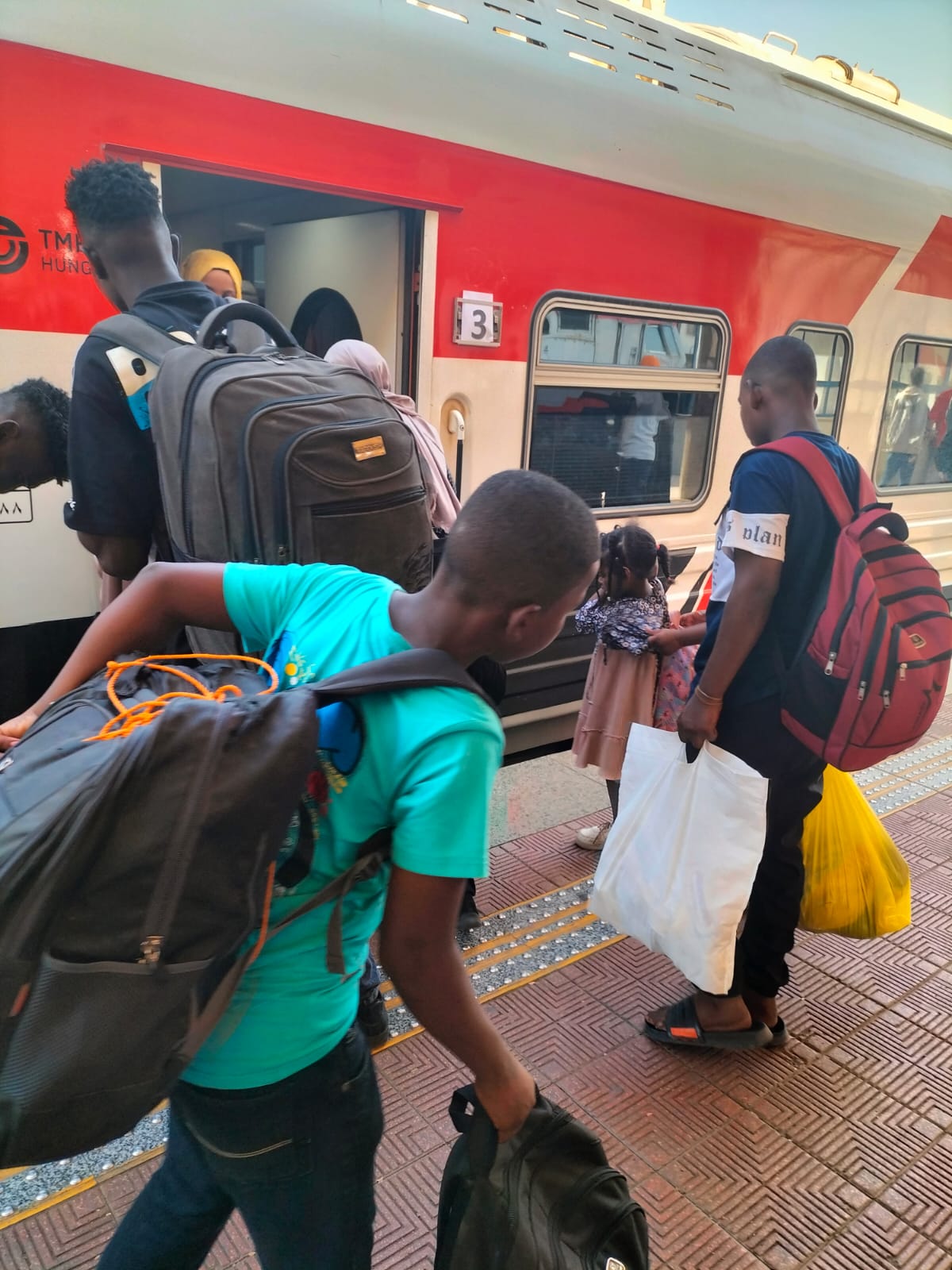 سكك حديد مصر : نقل 27.500 مواطن سوداني عبر رحلات قطارات العودة الطوعية 1 571262503 821713490644554 6825668703972348761 n سكك حديد مصر : نقل 27.500 مواطن سوداني عبر رحلات قطارات العودة الطوعية