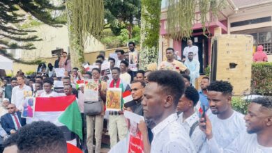 وقفة احتجاجية لأبناء الجالية السودانية في أوغندا تنديداً بجرائم الإبادة والتطهير العرقي في الفاشر وبارا 2 574564833 122200271816337756 3635983013941333752 n وقفة احتجاجية لأبناء الجالية السودانية في أوغندا تنديداً بجرائم الإبادة والتطهير العرقي في الفاشر وبارا
