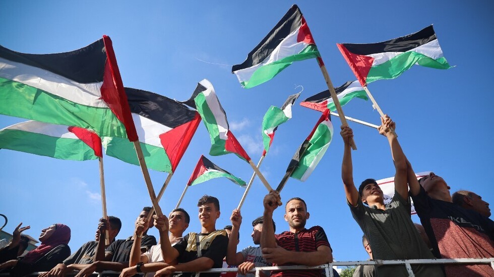 الفصائل الفلسطينية تجتمع في القاهرة: اتفاق على تسليم إدارة غزة للجنة مستقلة من التكنوقراط 1 634693f94c59b73fe22ef069 الفصائل الفلسطينية تجتمع في القاهرة: اتفاق على تسليم إدارة غزة للجنة مستقلة من التكنوقراط