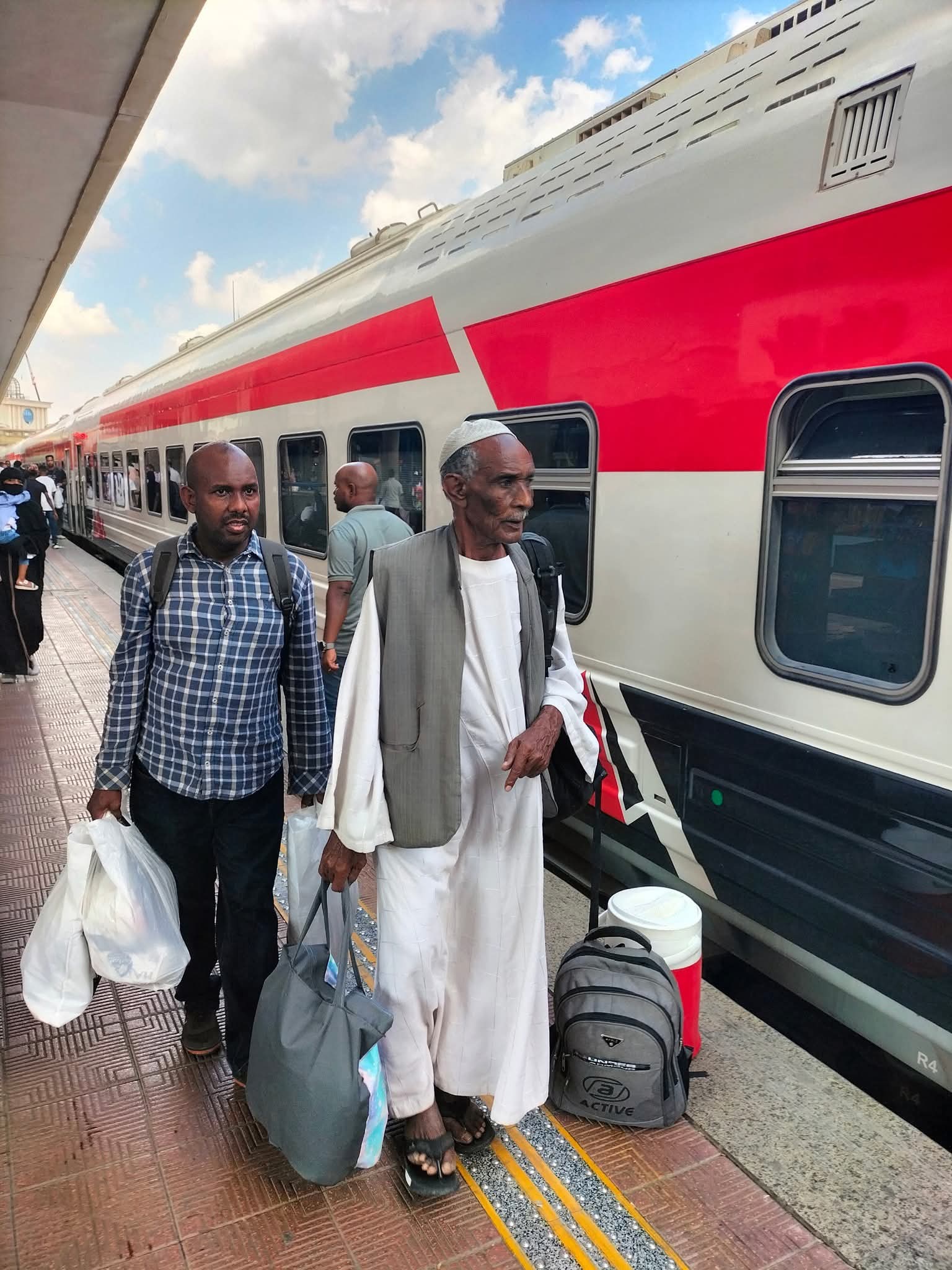 FB IMG 1759428901836 استمرار مبادرة العودة الطوعية للسودانيين في مصر: غدا رحلة القطار رقم 23