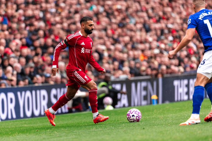أول تعليق من المدير الفني لنادي ليفربول حول أزمة نجم منتخب مصر .. سلوت: لا قلق من تراجع محمد صلاح 1 أول تعليق من المدير الفني لنادي ليفربول حول أزمة نجم منتخب مصر .. سلوت: لا قلق من تراجع محمد صلاح
