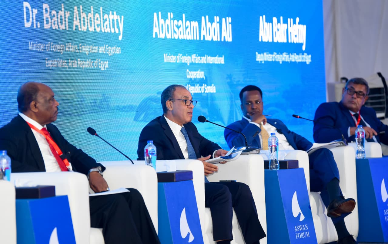 وزير الخارجية المصري يعلن عن اطلاق مبادرة « السويس والبحر الأحمر » للتنمية الاقتصادية والبحرية 1 IMG 20251019 WA0045 وزير الخارجية المصري يعلن عن اطلاق مبادرة « السويس والبحر الأحمر » للتنمية الاقتصادية والبحرية