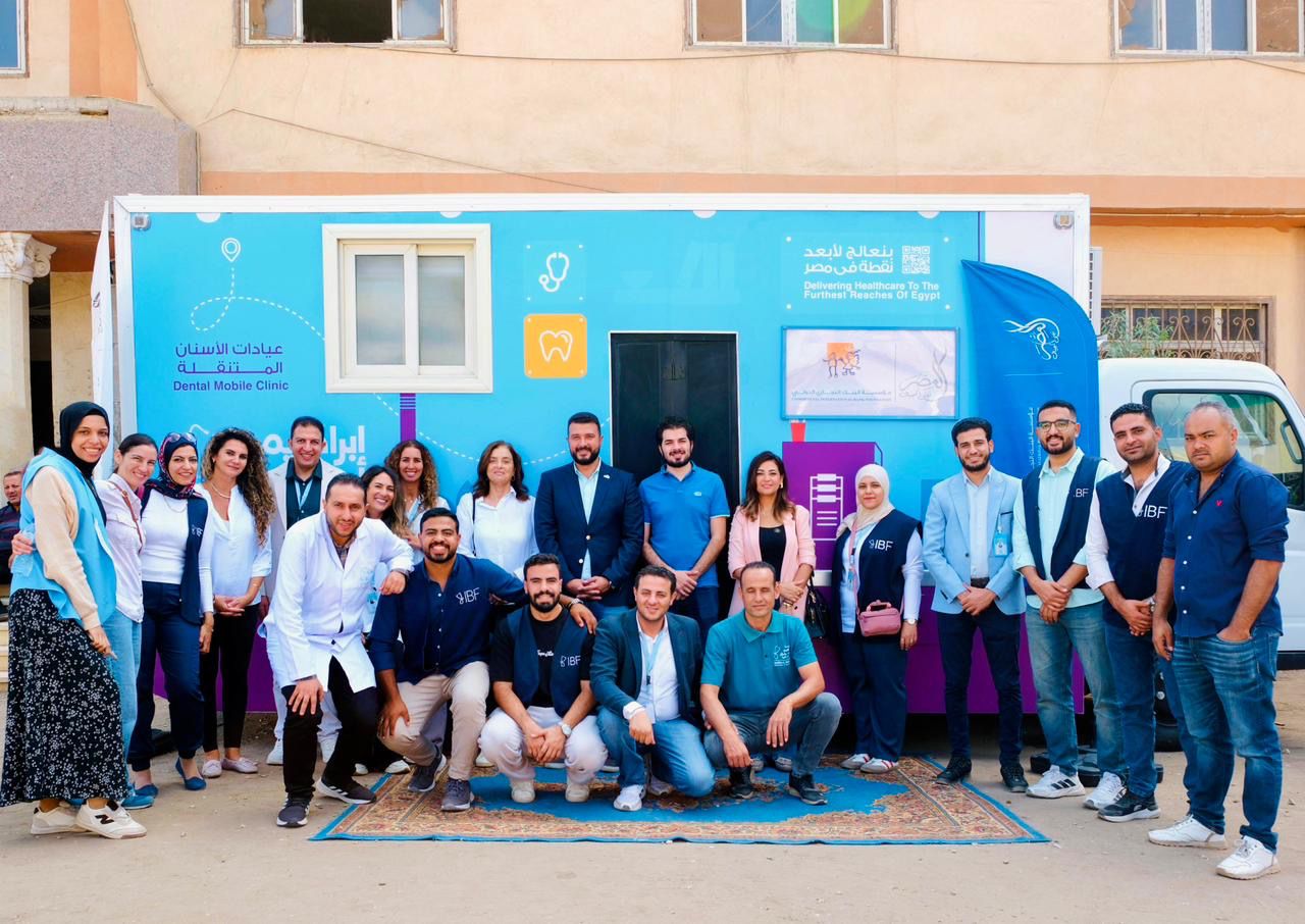 IMG 20251111 WA0034 مؤسسة البنك التجاري الدولي ومؤسسة إبراهيم بدران يحتفلان بافتتاح عيادة الأسنان المتنقلة ضمن مشروع "أطفالنا مستقبلنا"