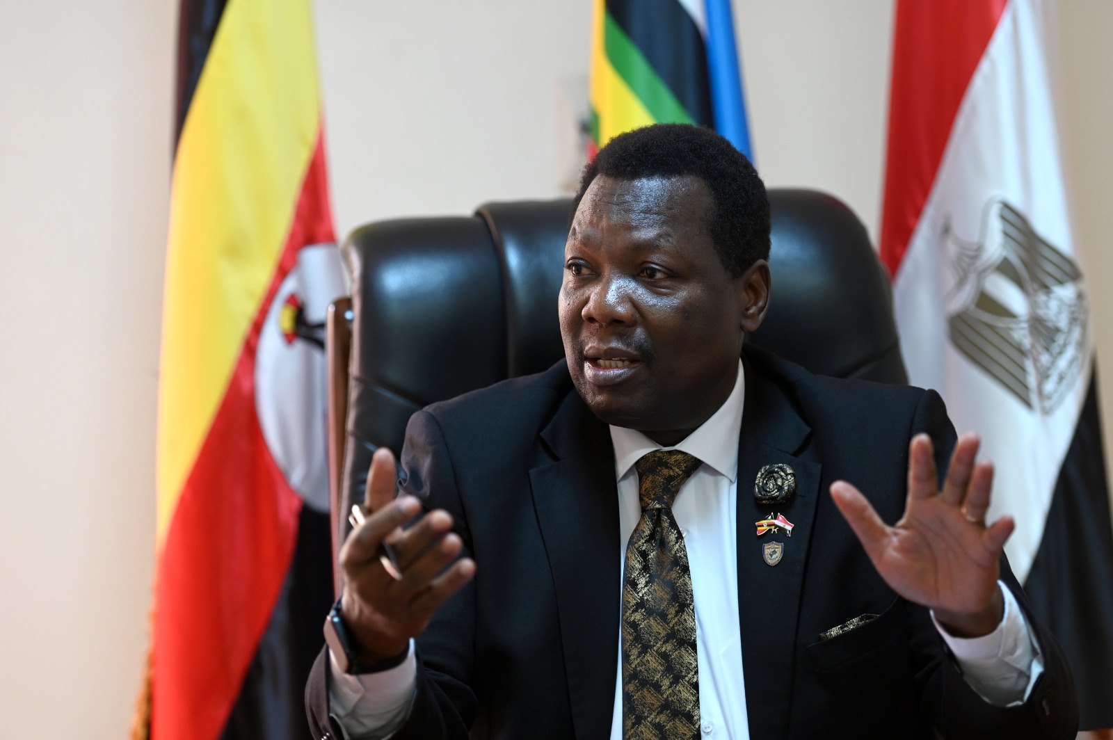 السفير الأوغندي في القاهرة: نهر النيل يربطنا بمصر برباط أبدي.. وأوغندا تدعو المصريين لاكتشاف جنة إفريقيا الخضراء 1 IMG 20251117 WA0036 السفير الأوغندي في القاهرة: نهر النيل يربطنا بمصر برباط أبدي.. وأوغندا تدعو المصريين لاكتشاف جنة إفريقيا الخضراء