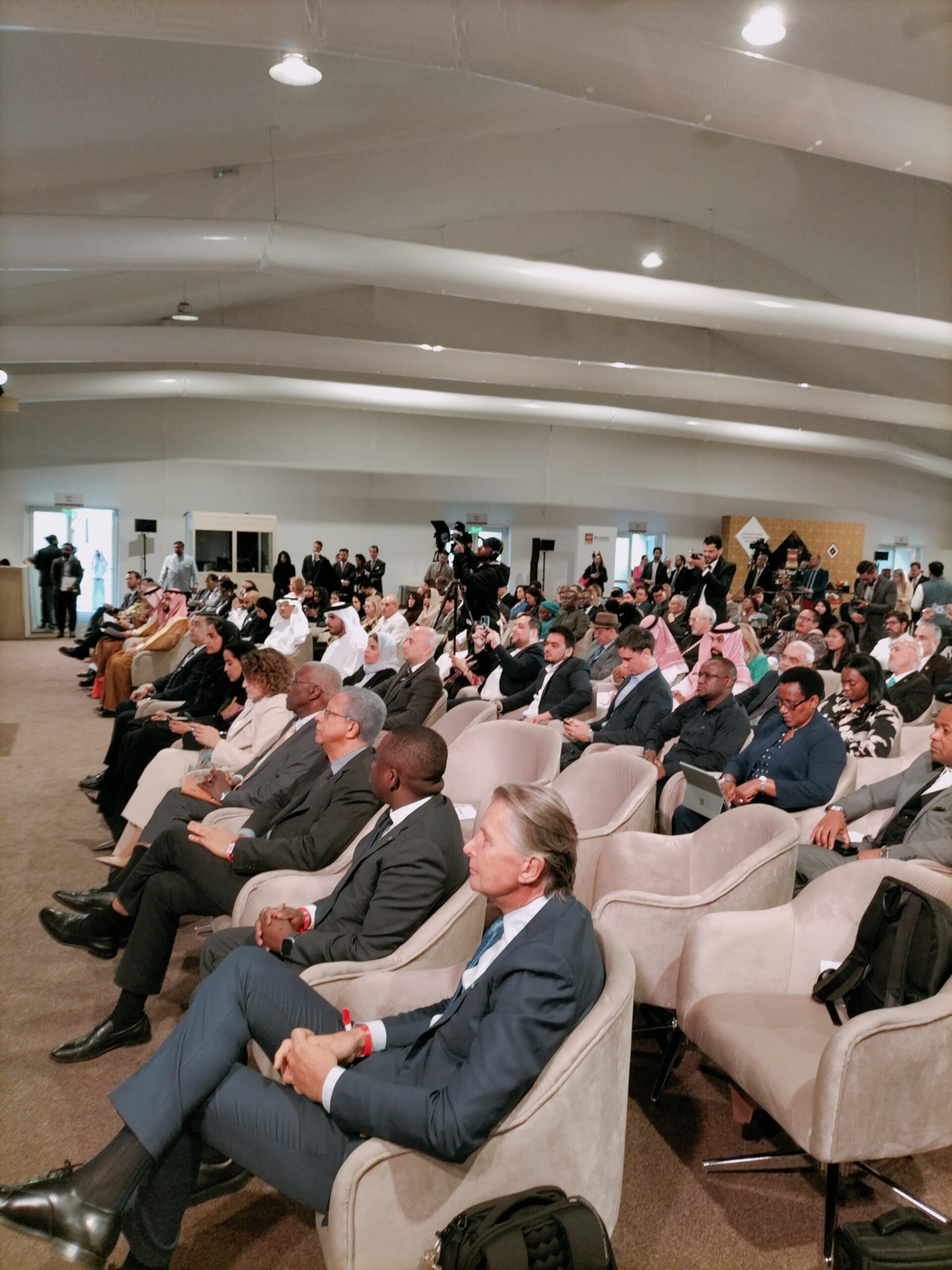 IMG20251108131701 scaled المديرة التنفيذية لمنظمة الأمم المتحدة للسياحة: 337 مليار دولار حجم الإنفاق العالمي علي الذكاء الاصطناعي .. وبايونا : التكنولوجيا باتت حاضر ومستقبل القطاع 