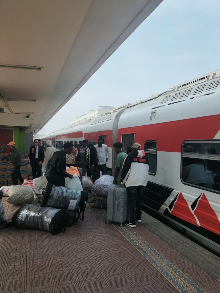 IMG20251129105206 انطلاقة جديدة لقطار الأمل .. وسكك حديد مصر تنقل 33 ألف مواطن سوداني عبر 35 رحلة ( صور )  