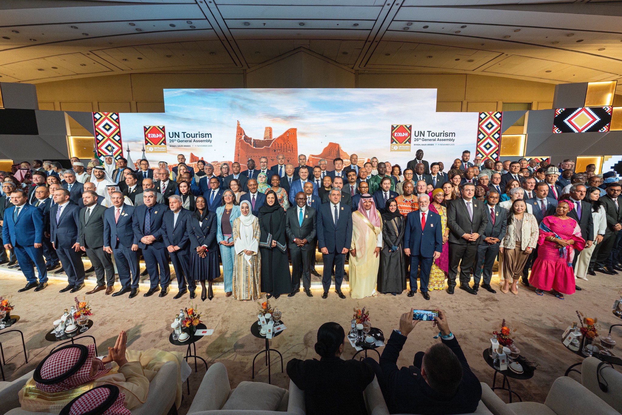 الرياض مركزا للسياحة العالمية .. وفود 150 دولة تبحث علي مدي 7 أيام مستقبل القطاع في زمن الذكاء الاصطناعي 1 ٢٠٢٥١١١٥ ١٣٢٩٤٠ الرياض مركزا للسياحة العالمية .. وفود 150 دولة تبحث علي مدي 7 أيام مستقبل القطاع في زمن الذكاء الاصطناعي