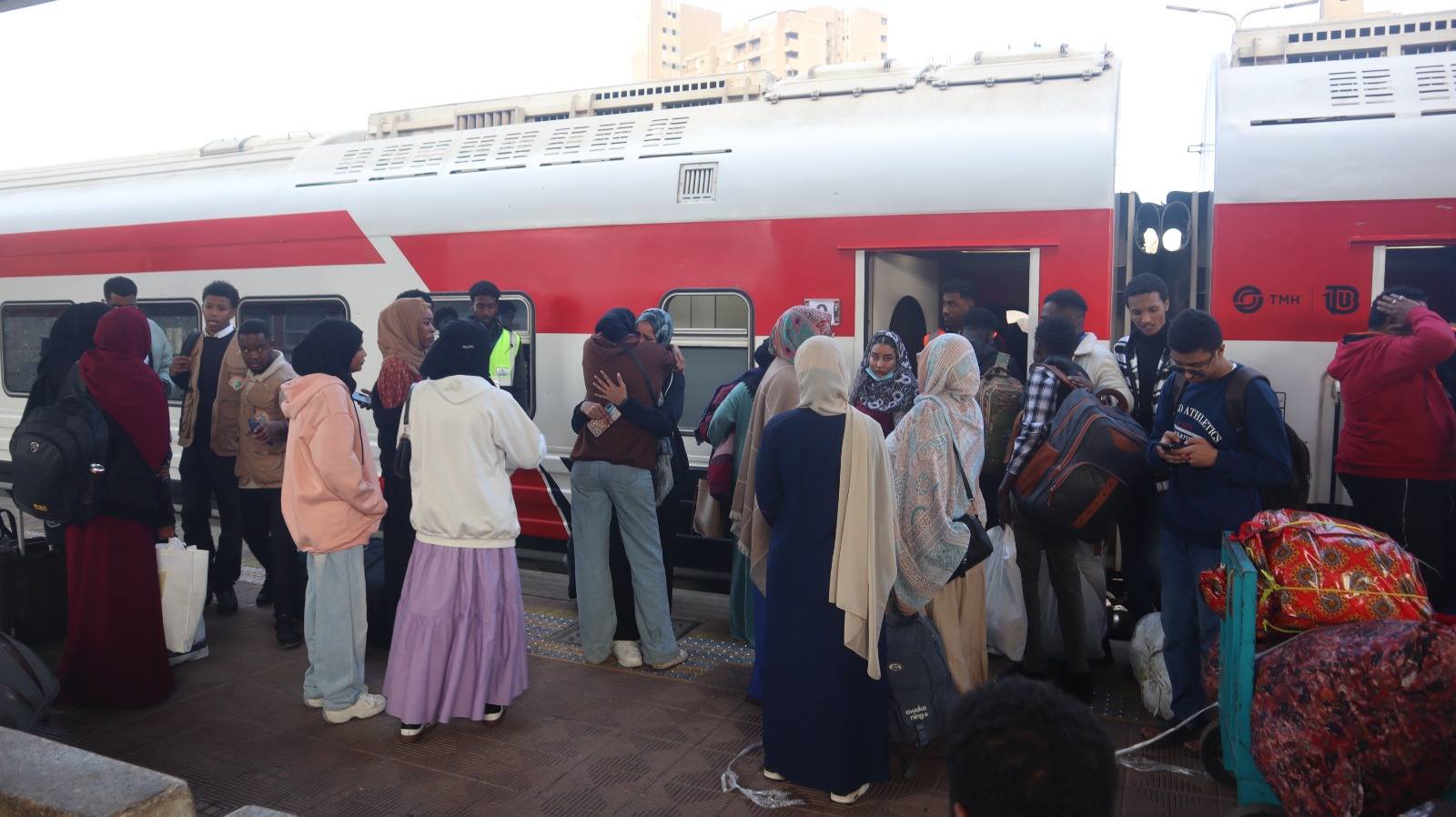 سكك حديد مصر : نقل 40.8 ألف سوداني عبر رحلات قطارات العودة الطوعية إلى السودان 1 605562216 1262347482595280 8685485412223179375 n سكك حديد مصر : نقل 40.8 ألف سوداني عبر رحلات قطارات العودة الطوعية إلى السودان