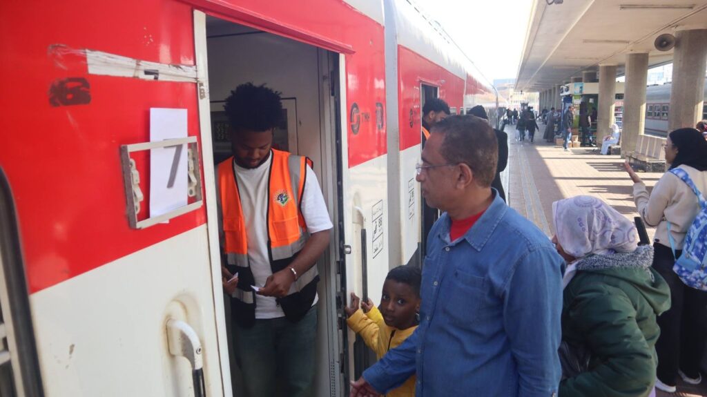 سكك حديد مصر : نقل 40.8 ألف سوداني عبر رحلات قطارات العودة الطوعية إلى السودان 8 605712207 1262347382595290 3590998850664355014 n سكك حديد مصر : نقل 40.8 ألف سوداني عبر رحلات قطارات العودة الطوعية إلى السودان