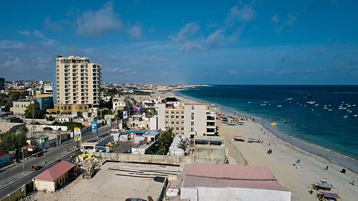 738x415 cmsv2 d1cdd371 e147 5c7b a5e6 006eb5680a22 9571053 الصومال يندد بتصريحات ترامب المسيئة التي وصفت مواطنيه بـ " القمامة" 