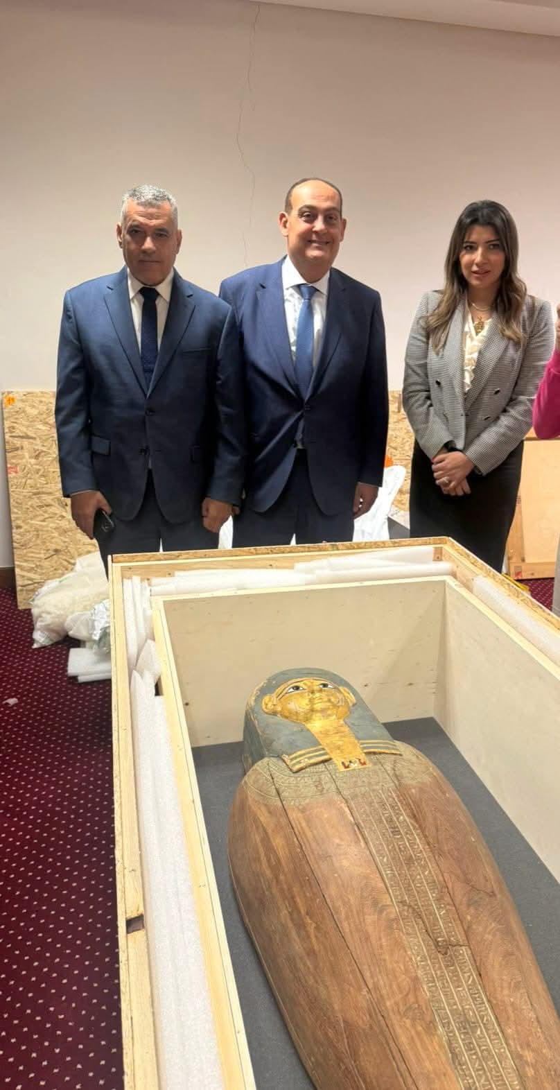 FB IMG 1764700917261 مصر تستعيد قطعتين أثريتين من بلجيكا 