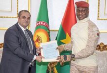 FB IMG 1764968838971 سفير مصر لدي واجادوجو يُقدم أوراق اعتماده إلى الرئيس البوركيني