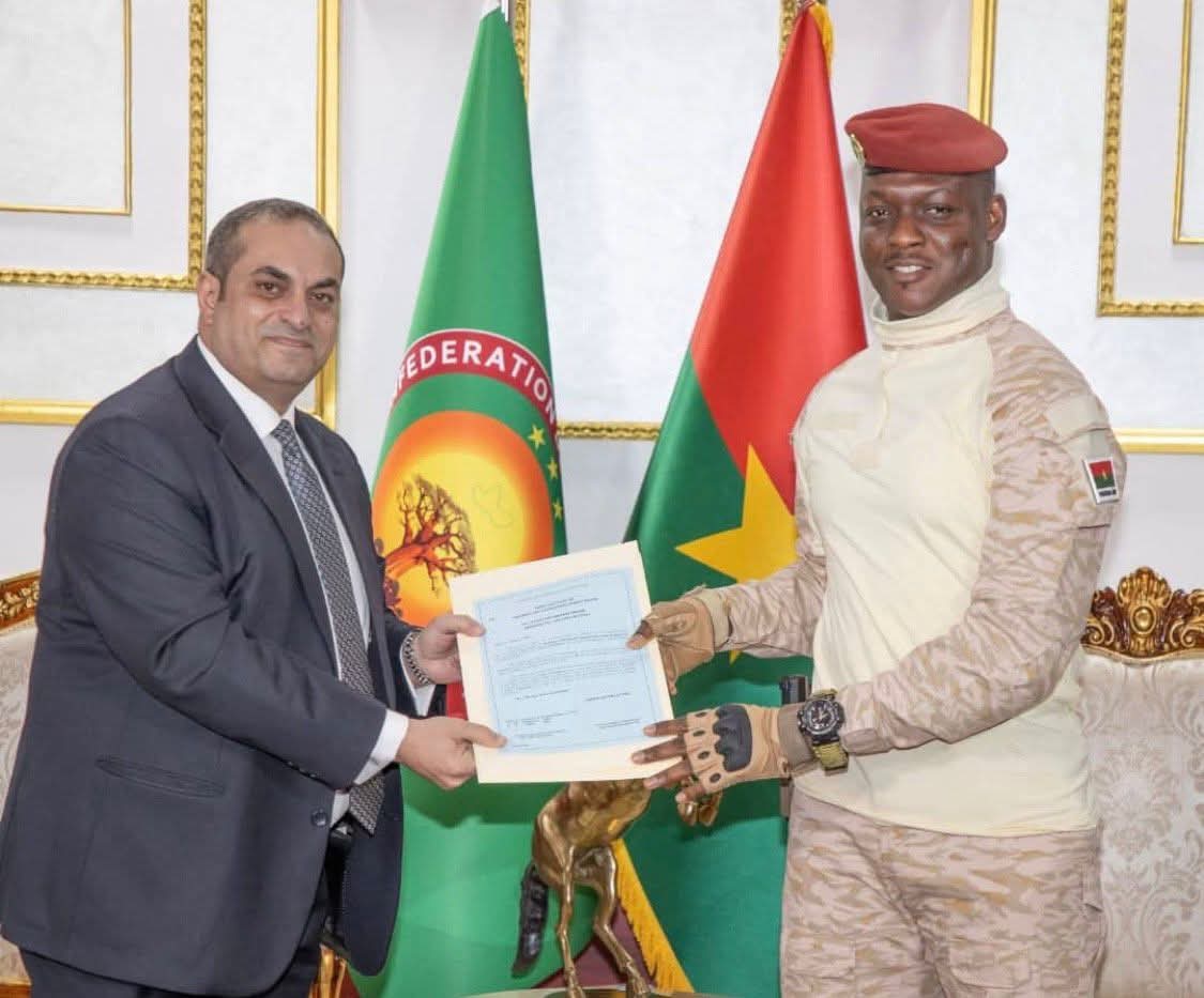 سفير مصر لدي واجادوجو يُقدم أوراق اعتماده إلى الرئيس البوركيني 1 FB IMG 1764968838971 سفير مصر لدي واجادوجو يُقدم أوراق اعتماده إلى الرئيس البوركيني