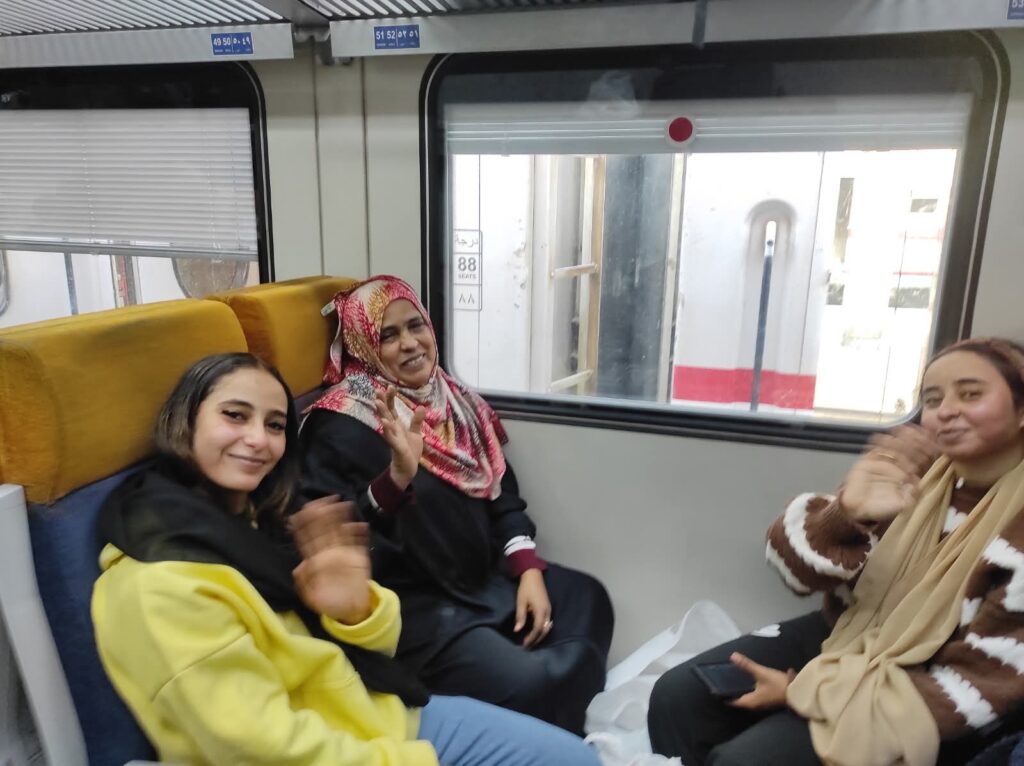 FB IMG 1765625588502 رحلة جديدة لقطار الأمل .. 1028 سودانيًا يغادرون القاهرة إلى أسوان ضمن مشروع العودة الطوعية