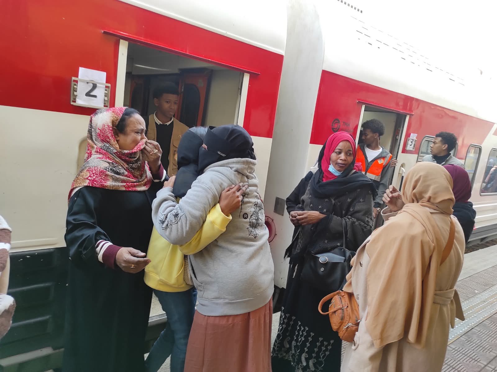 FB IMG 1765625604849 رحلة جديدة لقطار الأمل .. 1028 سودانيًا يغادرون القاهرة إلى أسوان ضمن مشروع العودة الطوعية
