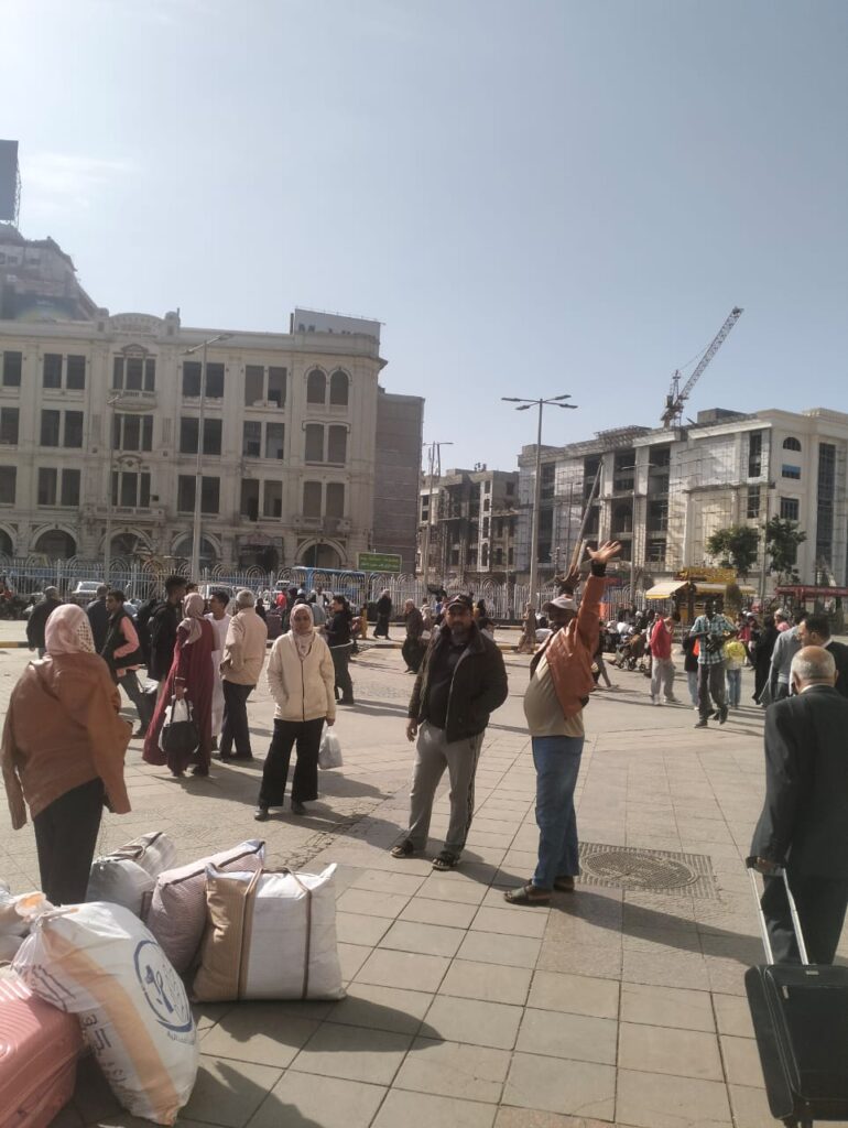 IMG 20251206 WA0020 بالصور .. سكك حديد مصر تسيّر رحلة قطار العودة الطوعية رقم 36 لنقل 1028 مواطنًا سودانيًا 