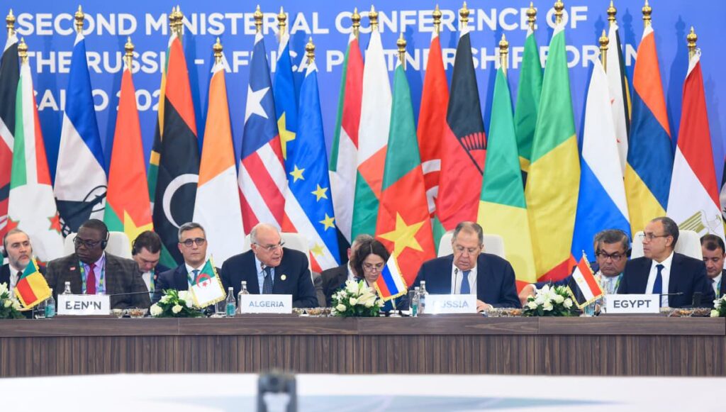 IMG 20251220 WA00091 1 افريقيا وروسيا تؤكدان على مواصلة التنسيق والتشاور بما يخدم المصالح المشتركة ودعم السلم والأمن والاستقرار في القارة الأفريقية.