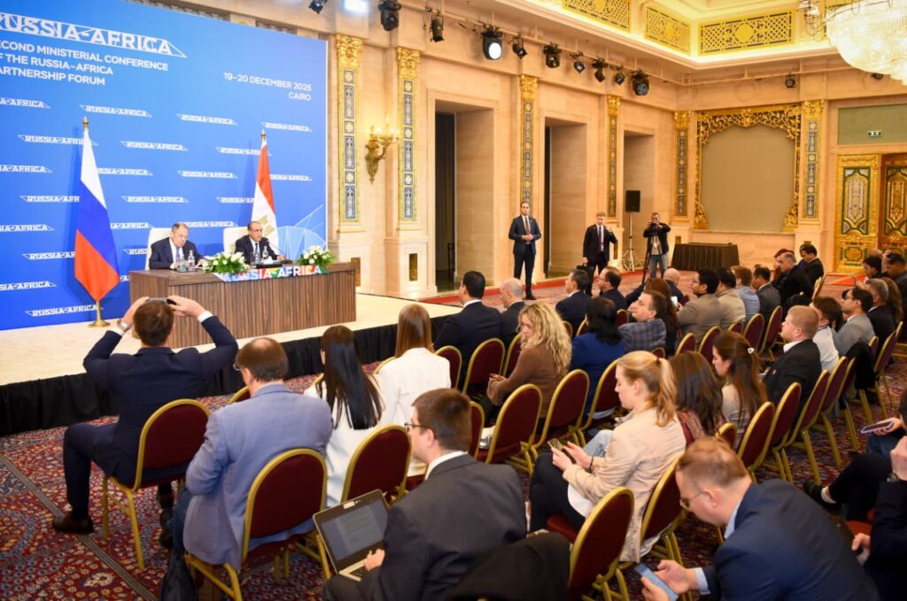 IMG 20251220 WA0028 افريقيا وروسيا تؤكدان على مواصلة التنسيق والتشاور بما يخدم المصالح المشتركة ودعم السلم والأمن والاستقرار في القارة الأفريقية.