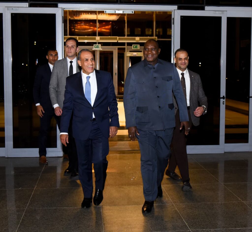 خلال لقاءه نظيره الجامبي .. وزير الخارجية المصري يؤكد أهمية الارتقاء بالتعاون الاقتصادي وزيادة حجم التبادل التجاري بين القاهرة وبانجول 2 WhatsApp Imhhage 2025 12 17 at 6.10.41 PM خلال لقاءه نظيره الجامبي .. وزير الخارجية المصري يؤكد أهمية الارتقاء بالتعاون الاقتصادي وزيادة حجم التبادل التجاري بين القاهرة وبانجول