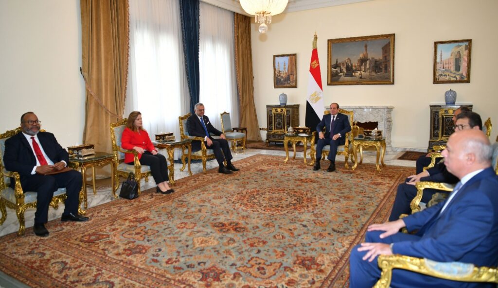 13ba8da1 2666 46f7 9e8e 77458234ce78 الرئيس السيسي يؤكد دعم مصر لكافة المساعي الإقليمية والدولية الرامية لتحقيق الأمن والاستقرار في السودان